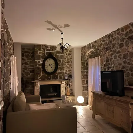 Despoinas Stone House In *