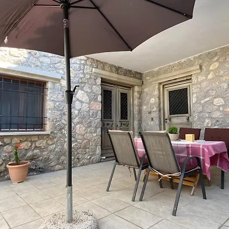 Despoinas Stone House In Apartamento Kranidi
