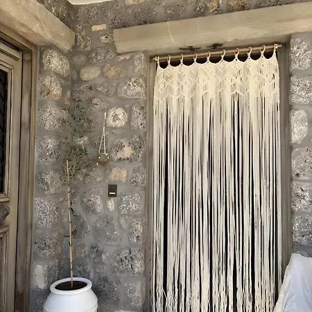 Apartament Despoinas Stone House In