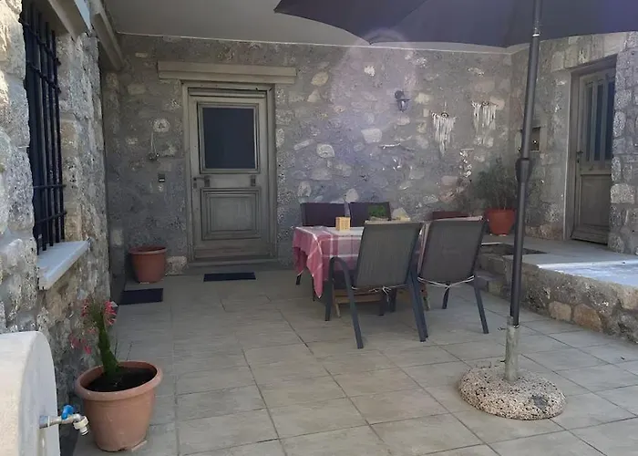 Διαμέρισμα Despoinas Stone House In *